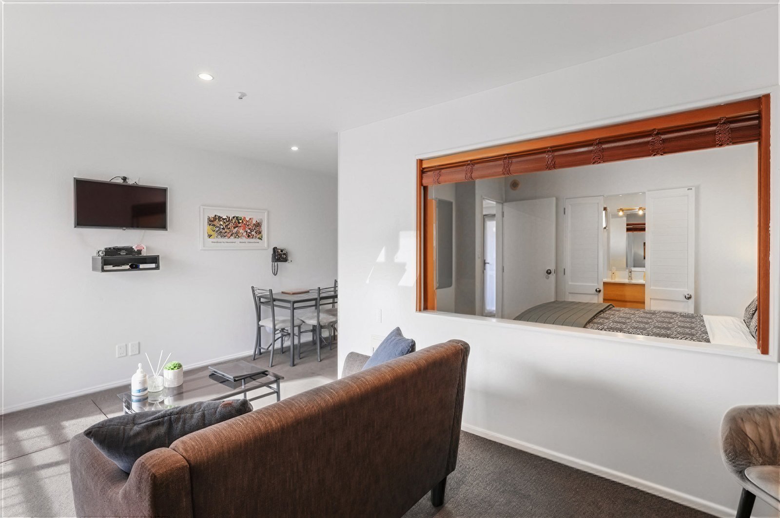 One-Bedroom Apartment, main view