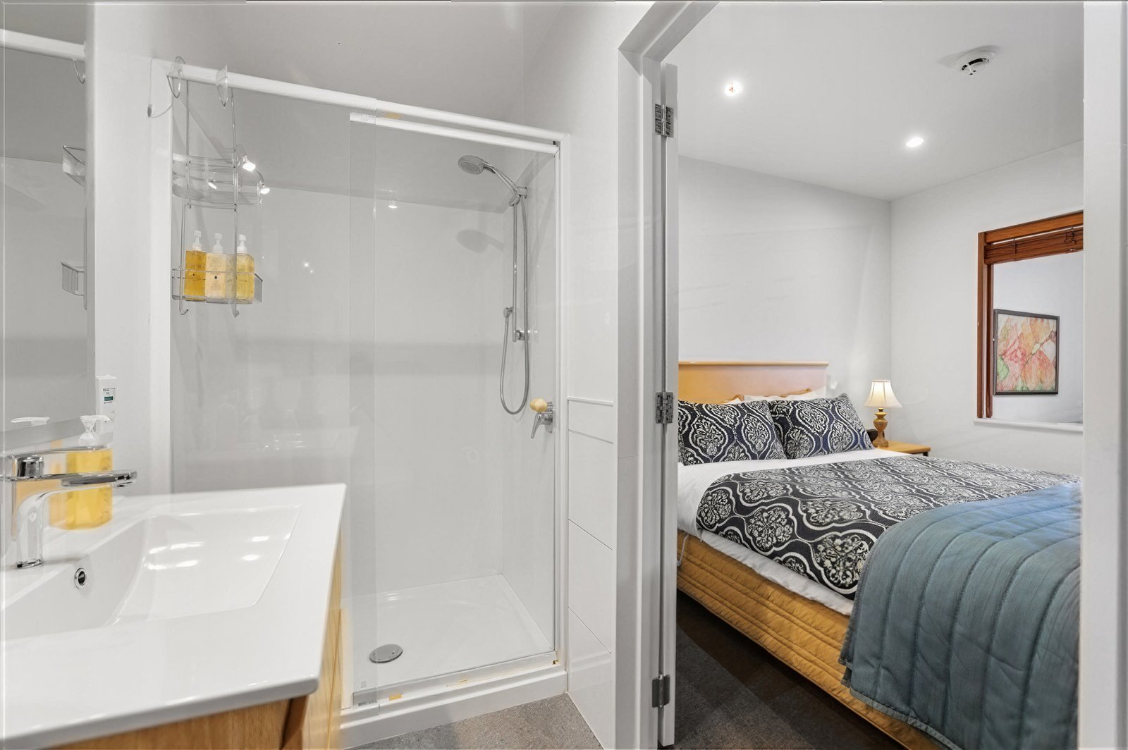 One-Bedroom Apartment, bedroom